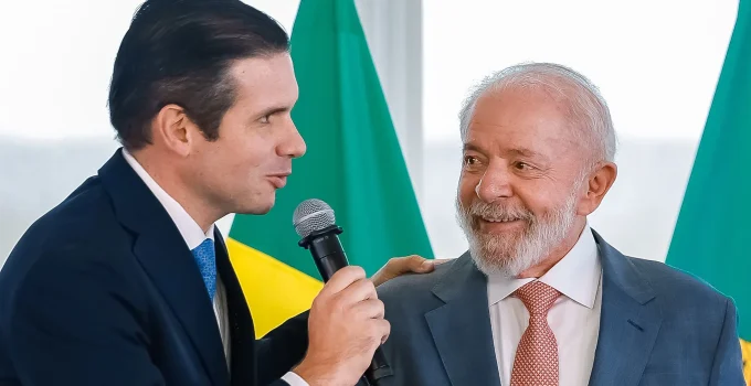 Hugo Motta: Estratégia Eleitoral com Pautas de Lula para Blindar o Planalto do Escândalo Master