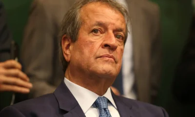 Valdemar Costa Neto: Flávio Bolsonaro tem "equilíbrio" e pode superar Jair em governo, diz presidente do PL a empresários