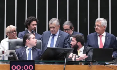 Câmara dos Deputados Aprova PL Antifacção em Versão Mais Rígida de Derrite, Vetando Taxação de Apostas Online
