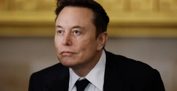 Elon Musk desafia UE: X entra com ação judicial milionária contra multa da União Europeia por Lei de Serviços Digitais