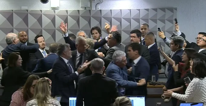 CPMI do INSS: Quebra de Sigilo de "Lulinha" Aprovada em Meio a Briga e Acusações de "Blindagem" Governamental