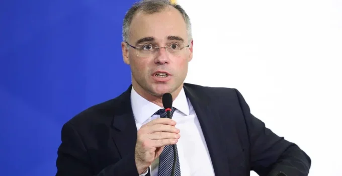 Quebra de sigilos de Lulinha foi autorizada por Mendonça em janeiro, antes da CPMI do INSS, diz fonte
