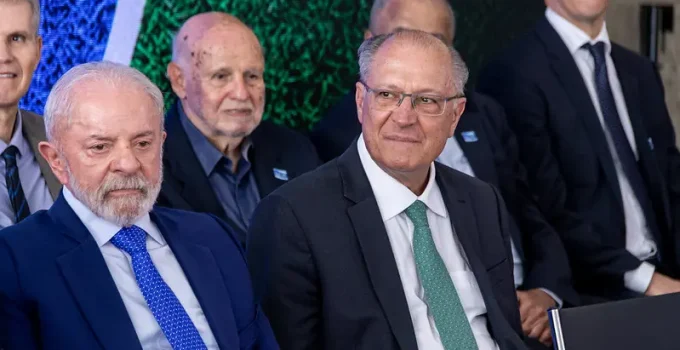 Alckmin elogia Haddad como "ótimo candidato para tudo" em meio a incertezas sobre vice de Lula em 2026