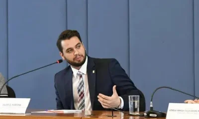 STF Mantém Prisão de Filipe Martins, Ex-Assessor de Bolsonaro, Após Audiência de Custódia Por Uso de LinkedIn