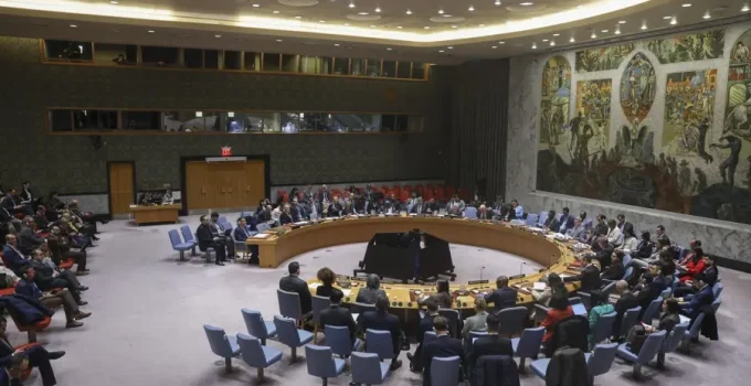 Conselho de Segurança da ONU Expõe Divisão Profunda Após Ataques ao Irã, EUA Defendem Ação Militar