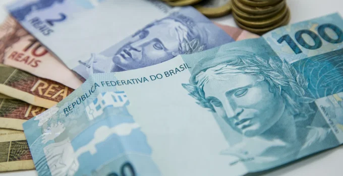 Crédito em 2026: O que os Números Positivos Escondem Sobre a Saúde Financeira das Famílias e Empresas Brasileiras?