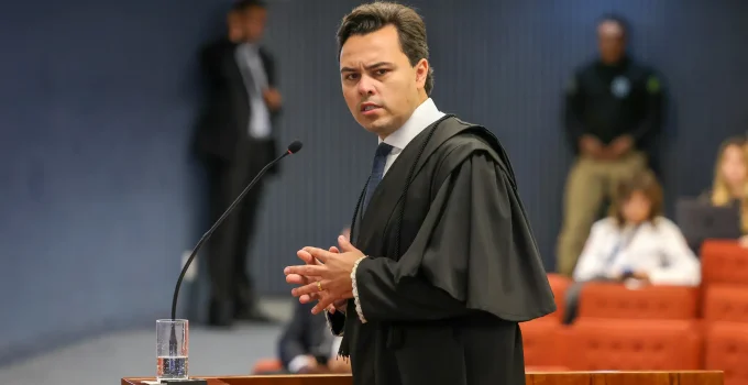 Advogado Jeffrey Chiquini, defensor de Filipe Martins, anuncia pré-candidatura a deputado federal pelo Novo no Paraná