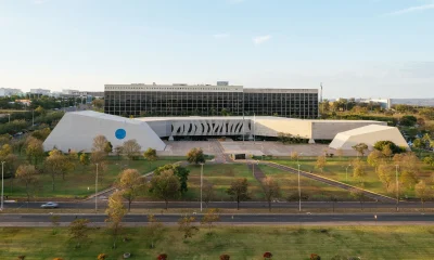 Parentes de Ministros no STJ e STF: Conflito de Interesses e Ética em Debate no Judiciário Brasileiro