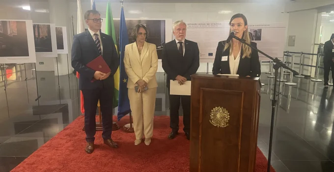 Guerra na Ucrânia: Embaixadas de Polônia e Ucrânia Inauguram Exposição Impactante no Senado Brasileiro