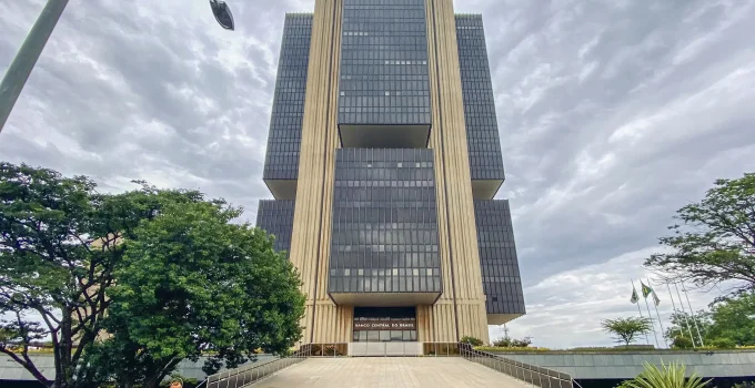 Choque no BC: Servidores Afastados por Envolvimento com Daniel Vorcaro e Esquema Bilionário na Operação Compliance Zero
