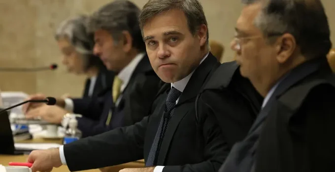 Mendonça ignora PGR e manda prender Daniel Vorcaro e aliados por crimes graves e ameaças, desafiando pedido de mais prazo