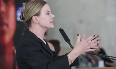 Gleisi Hoffmann acusa Nikolas Ferreira de propaganda eleitoral irregular com jatinho de banqueiro ligado a investigações