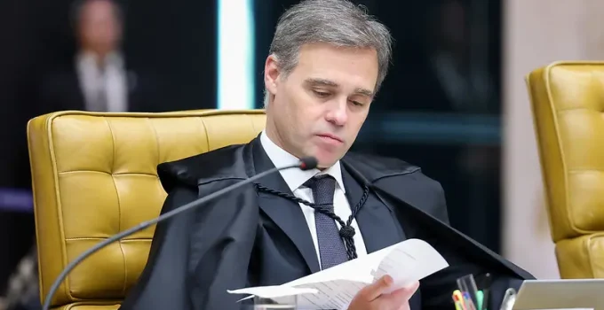 Mendonça Abre Inquérito para Investigar Vazamento de Mensagens Sigilosas de Empresário Ligado a Caso Vorcaro