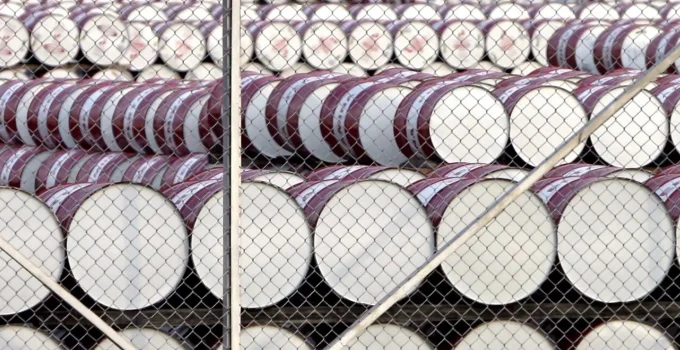 Guerra no Oriente Médio Dispara Petróleo Brent Acima de US$ 100, Ameaçando Abastecimento Global e Preços no Brasil