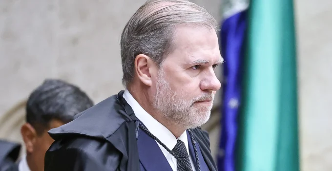 Toffoli se declara suspeito em caso de prisão de banqueiro Daniel Vorcaro e afasta-se de CPI do Banco Master