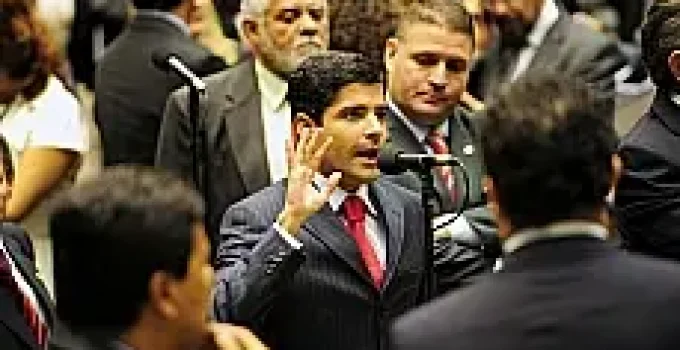 ACM Neto Recebe R$ 3,6 Milhões de Banco e Gestora Envolvidos em Escândalo Financeiro; Político Confirma Pagamentos por Consultoria