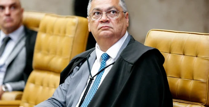 Senado desafia Dino no STF: Por que a blindagem de Lulinha na CPMI do INSS virou polêmica e pode travar investigações?