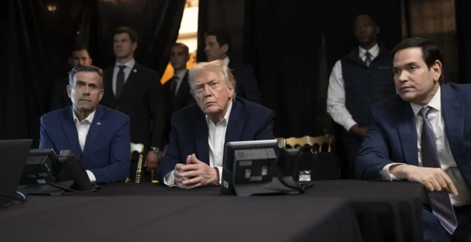 Trump Ameaça Ofensiva "Muito Maior" na Venezuela se Vice de Maduro Não Cooperar, Exige Liberação Imediata
