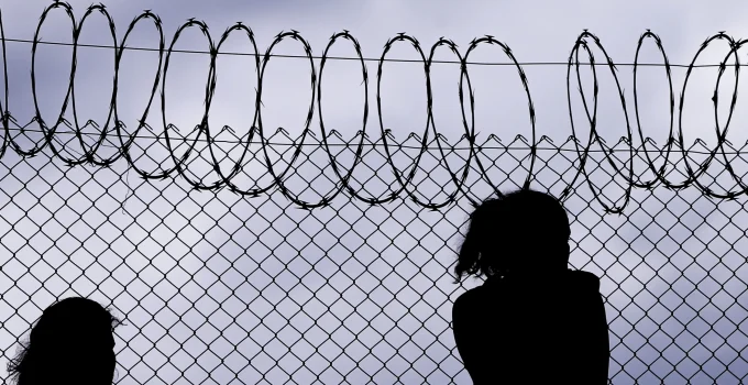 Presídios Femininos: Policiais Penais Relatam "Inferno" e "Insegurança Institucional" com Presos Trans