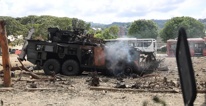 Fim do Regime Maduro: EUA Detalham Operação "Resolução Absoluta" que Destruiu Defesas Aéreas Venezuelanas e Capturou Ditador