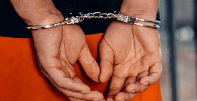 Guerra contra o crime: Suécia choca o mundo ao propor reduzir maioridade penal para 13 anos; entenda o motivo e veja outros países que seguem a tendência