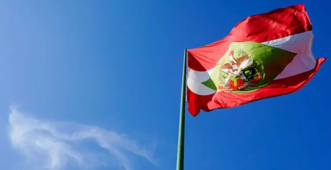 Quem São os Políticos que Moldaram Santa Catarina como o Estado Mais Conservador do Brasil?
