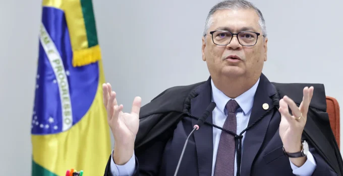 Flávio Dino Defende Decisões Monocráticas do STF e Afirma que Elas Garantem "Previsibilidade Jurídica"