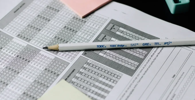 Educação Bilíngue: Testes Internacionais Impulsionam Aprendizado e Certificação Global para Alunos