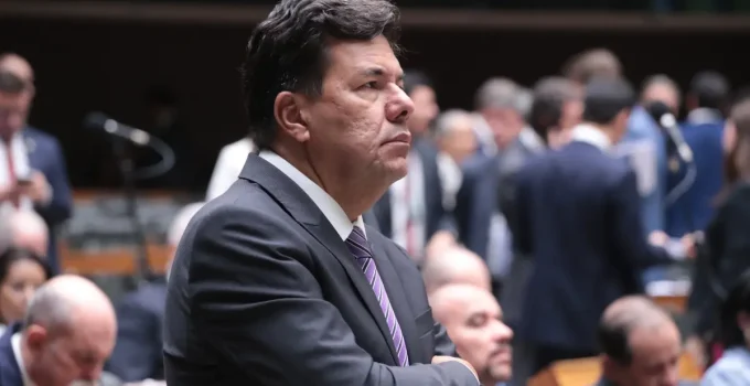 Federação União Brasil e PP em Crise: Parlamentares Pedem Cancelamento Antes de Julgamento no TSE