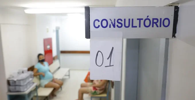 PL da Violência Obstétrica: Câmara Debate Punição Severa para Médicos com até 15 anos de Prisão, Especialistas Alertam para Riscos