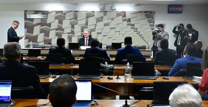 Senado Derruba Sigilo do TCU sobre Auditorias do Banco Master e Revela Detalhes de Investigações de Fraudes Financeiras