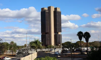 Copom Explica: Dívida Pública e Falta de 'Disciplina Fiscal' do Governo Limitaram Corte de Juros da Selic