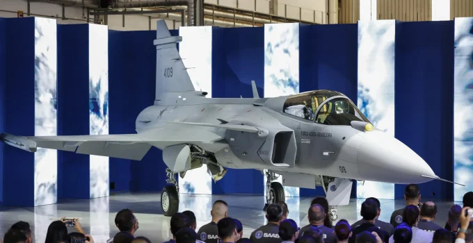 Embraer F-39E Gripen: Brasil se torna potência aeroespacial com primeiro caça supersônico fabricado nacionalmente