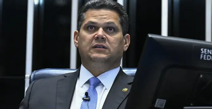 Davi Alcolumbre Resiste à Prorrogação da CPMI do INSS: Entenda a Guerra Jurídica e Política em Brasília