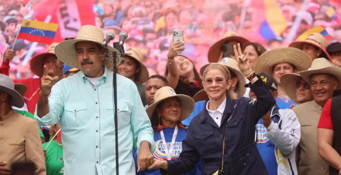 Maduro e Cilia Flores: Prisão Perpétua à Vista? Audiência Crucial em Nova York e Reviravolta Política na Venezuela