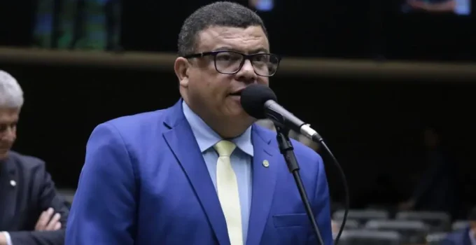 Deputado Federal Luciano Alves em Polêmica: Flagrado em Discussão com Garota de Programa em Brasília