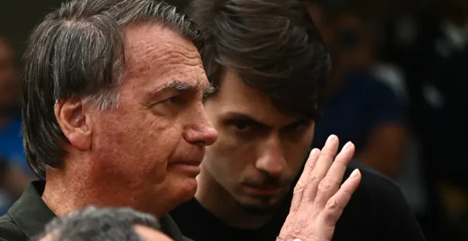 PT usa prisão domiciliar de Bolsonaro para pedir benefício a outros presos em condições semelhantes