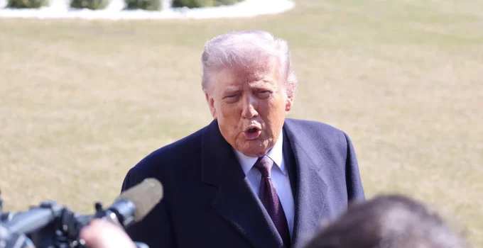 Trump Aponta Cuba Como Próximo Alvo dos EUA Após Conflito com Irã, Gerando Tensão na América Latina