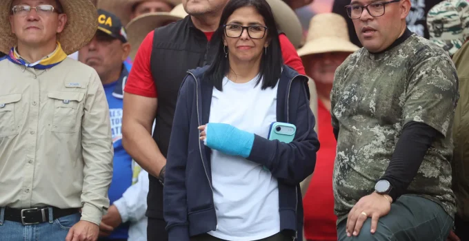 Delcy Rodríguez: Quem é a Herdeira do Chavismo e Nova Presidente da Venezuela sob Olho dos EUA?