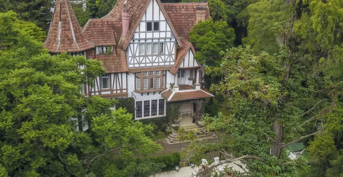 Casarões de Curitiba: Como a Riqueza da Erva-Mate Moldou a Arquitetura e a História da Capital Paranaense
