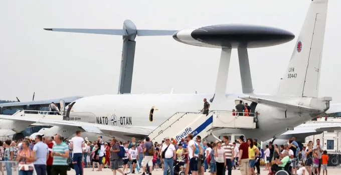 Avião Espião Americano de US$ 540 Milhões, o E-3 Sentry, é Atingido em Ataque Iraniano na Arábia Saudita