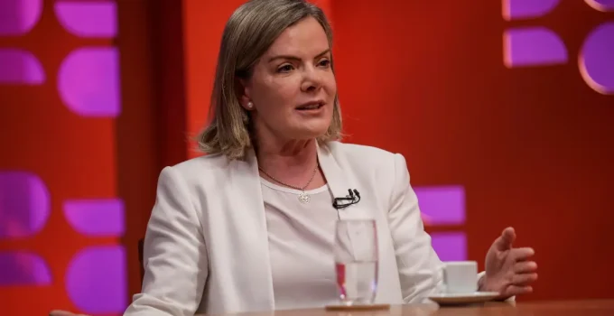 Gleisi Hoffmann crava futuro de Ronaldo Caiado em 2026: "Ficará na periferia da eleição polarizada"