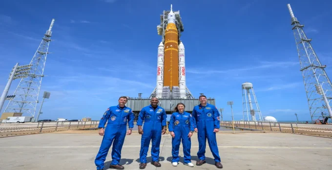 Artemis II: Conheça a tripulação histórica que retornará à Lua após 50 anos, com o primeiro canadense orbitando o satélite