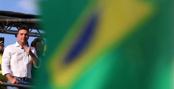 Flávio Bolsonaro Amplia Palanques Estaduais para 2026: PL Mira 24 Estados e Supera Estratégia de Bolsonaro em 2022