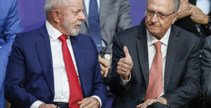 Lula confirma Alckmin como vice em 2026, mas Tebet e outros ministros deixam o cargo; veja quem sai