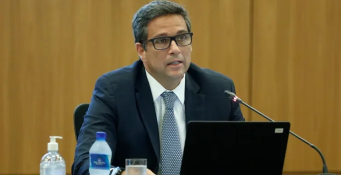 Campos Neto é convocado à força pela CPI do Crime Organizado após segunda falta sobre escândalo do Banco Master