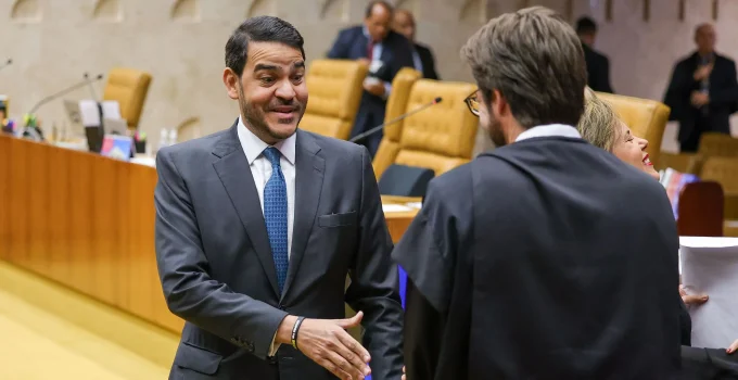 Senado sob fogo cruzado: Ou freia o STF, ou o eleitor o renova em outubro