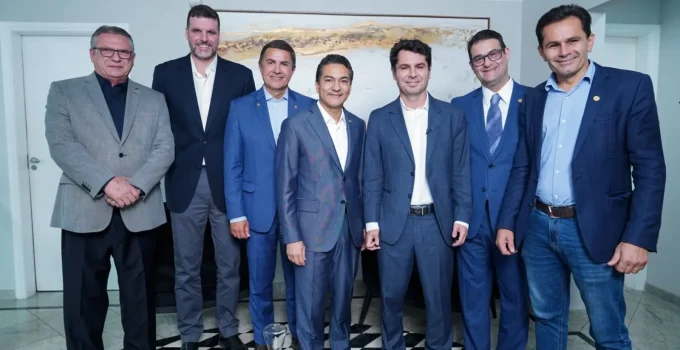Alexandre Curi no Republicanos: Presidente da Alep oficializa candidatura ao Governo do PR e mira apoio de Ratinho Junior