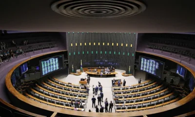 Janela Partidária 2026: PL Dispara e Ultrapassa 100 Deputados, União Brasil Lidera Perdas e Centro Ganha Força