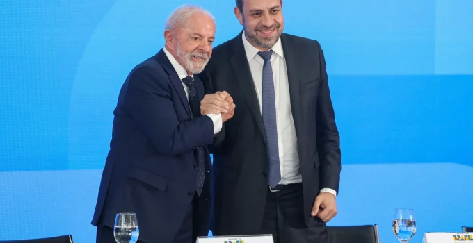 Lula acelera Fim da Escala 6x1: Governo prepara PL com Urgência Constitucional para garantir 2 dias de folga e jornada de 40h semanais